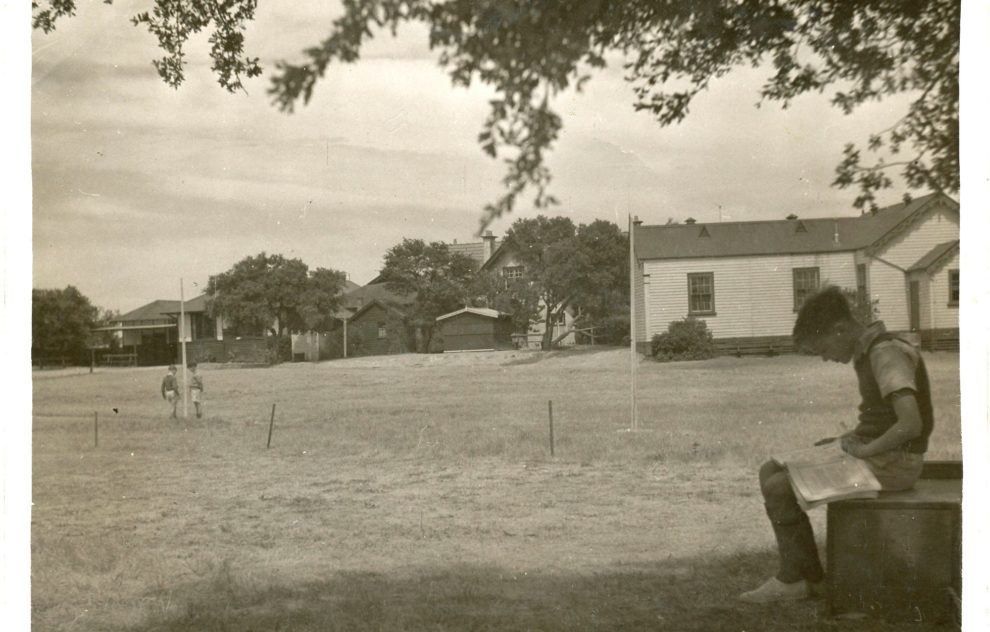 1942-Oval-view